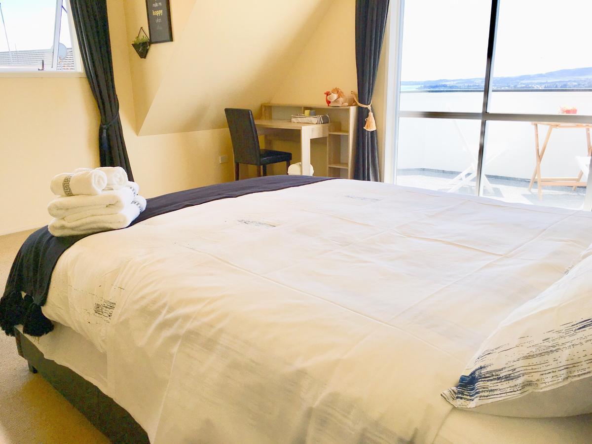 Foodora Lake View Bed & Breakfast โรโตรัว ภายนอก รูปภาพ